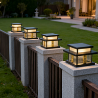 Lampe de poteau LED carrée étanche IP65 de conception récente avec base E27, abat-jour en verre solaire en acier inoxydable, lampe de poteau extérieure
