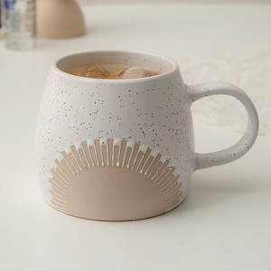 Taza de Café de Cerámica Mate de 450 ml con Corona en Relieve, Nuevo Producto con Acabado Sésamo, Ideal para Regalos Empresariales - Product Image 2