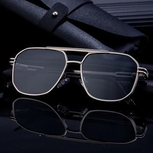 Lunettes de soleil carrées pour hommes KSL-98279, verres PC UV400, monture dorée, pour l'extérieur, emballage boîte - Product Image 2