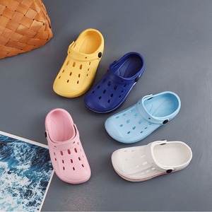 Sandales d'été respirantes et imperméables pour enfants, style <span class=keywords><strong>Crocs</strong></span>, antidérapantes, en EVA, durables pour l'intérieur et l'extérieur - Product Image 2