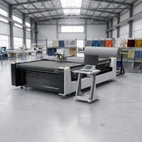 Machine de découpe multi-outils pour la fabrication d'échantillons de cuir PU et de tissus avec caméra CCD, commutation automatique des outils et nesting