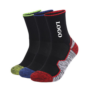 Vente en gros de chaussettes athlétiques avec logo et coussin épais pour bottes chaussettes de marque bon marché pour hommes chaussettes de randonnée personnalisées pour le travail - Product Image 1