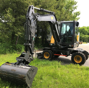 Miniexcavadora con Ruedas EW60, Peso Operativo 5880 kg, Motor/Bomba/Caja de Cambios de Alta Eficiencia, Compacta para Pequeños Contratistas - Product Image 3