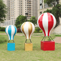 Sculpture d'attrape-vent en fibre de verre en forme de montgolfière simulée, finition brillante imperméable, style Art déco moderne pour aménagement paysager extérieur
