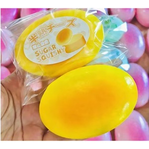 Jouet anti-stress souple à rebond lent en forme de mini-fromage quatre couleurs, vente en gros, pour l'exportation, type Sugar Squishy - Product Image 6