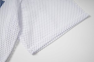 T-shirt e pantaloncini sportivi personalizzati in 100% poliestere, modello boxy, larghi, in rete traforata, con stampa digitale a sublimazione termica. - Product Image 5