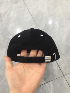 Casquettes Snapback en velours côtelé noir personnalisables, logo OEM sur mesure, casquettes Snapback non structurées à 6 panneaux en velours côtelé avec cordon - Product Image 5