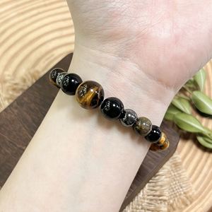 Bracelet en pierre naturelle avec perles de verre colorées pour la pratique de la gratitude, fabriqué par un expert vérifié, avec codage standardisé - Product Image 4