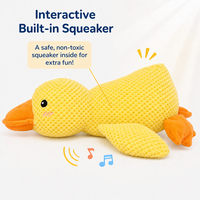 Jouet en peluche pour chien anti-stress lavable en machine, canard jaune doux et rembourré, jouet à mâcher pour animaux de compagnie avec couineur intégré
