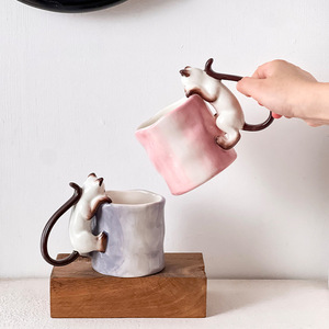 Mug en céramique 3D chat siamois peint à la main sous glaçure, créatif et mignon - Tasse cadeau d'<span class=keywords><strong>anniversaire</strong></span> personnalisée, fabriquée artisanallement - Product Image 2