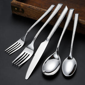 Juego de Cubiertos Horseshoe de 5 Piezas, Acero Inoxidable 316, Cuchillo, Tenedor y Cuchara con Borde Dentado, Acabado Pulido, Color Sólido, para Adultos - Product Image 1