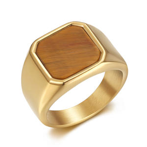 Bague de déclaration hexagonale incrustée de bois de ton or rétro à la mode pour les occasions d'affaires chics quotidiennes des hommes - Product Image 1