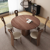 Französischer Vintage-Mittelalterstil Massivholz-Esstisch für Kleine Wohnungen Walnussfarbene Marmorplatte Klappbare Drehstühle