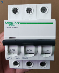 Disjoncteur miniature IC65N 3P C40A, interrupteur à air, dispositif de protection contre les surcharges et les courts-circuits pour la distribution d'énergie industrielle - Product Image 1