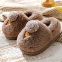 Nouvelles pantoufles en coton pour enfants 2026, motif dessin animé, chaussures d'hiver chaudes à semelle épaisse pour intérieur, chaussures mignonnes à plateforme souple pour la maison et l'extérieur