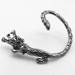 Yunnique – boucles d'oreilles en acier titane avec motif loup pour hommes et femmes, bijoux de fête à la mode - Product Image 5