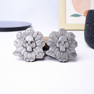 Colección de calaveras de obsidiana plateada talladas a mano con cristales naturales al por mayor para regalo - Product Image 3