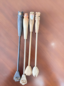 Escova de Costas Artesanal de Madeira com Tema Animal, Ecológica e Personalizável para Casa - Product Image 3