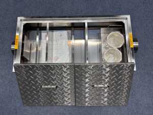 Séparateur d'huile et d'eau en acier inoxydable argenté, piège à graisse souterrain à gravité, contrôle manuel, teneur en huile de 15 mg/L, restaurants - Product Image 5