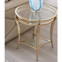Table d'appoint ronde en métal doré de luxe avec doubles étagères en verre pour salon meubles de décoration intérieure modernes et élégants