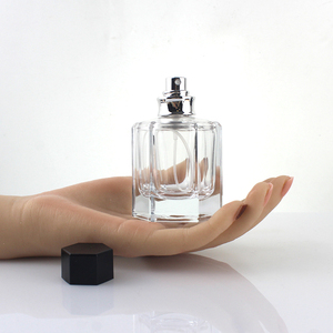 Flaconi di Profumo in Vetro Bianco Trasparente a Righe, Eleganti e Portatili, 30/50/100ml con Erogatore a Pompa e Serigrafia Personalizzata - Product Image 2
