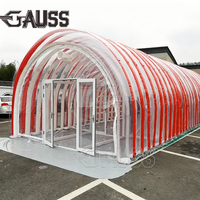 Tente médicale carrée de 60 m² en PVC transparent rayé à pression négative, avec toilettes et porte solide, pour la prévention des épidémies et l'isolement