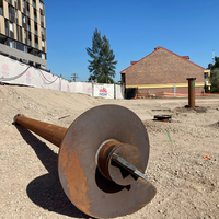 Système de montage solaire, poteau de sol en acier standard DIN, vis d'ancrage spirale durable pour une installation sécurisée