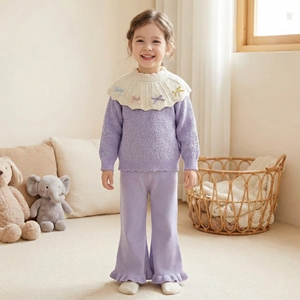 Set Maglione <span class=keywords><strong>per</strong></span> Bambini, Cardigan Lavorato a Trecce con Colletto in Pizzo, Fiocco e Bottoni con Perle, Abbigliamento Boutique Autunno Inverno <span class=keywords><strong>per</strong></span> Bambine - Product Image 1