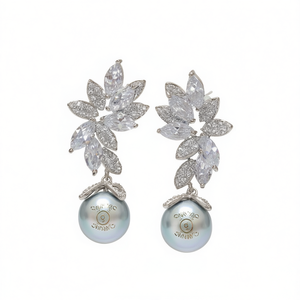 Boucles d'oreilles pendantes en argent 925 Cancan avec perles Akoya, design feuille, plaqué rhodium, perles blanches rondes AAA, bijoux de mariage, luxe pour femmes - Product Image 1