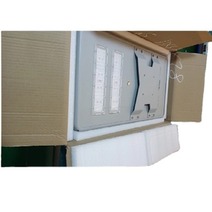 Lampadaire solaire LED 150W à 3 têtes avec capteur de mouvement PIR, lumière du jour 6000K, garantie 3 ans, corps en aluminium IP65 - Product Image 6