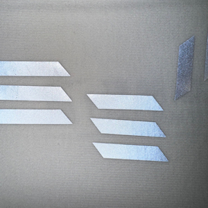 Etiqueta de impresión de calor con icono de transferencia térmica reflectante plateada para camiseta, ropa, sombreros, zapatos, Vasos - Product Image 1