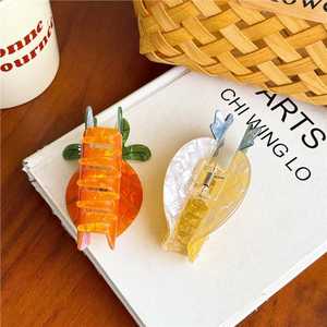 Pinzas de Pelo Coreanas, Accesorios para el Cabello, Pinza de Pelo Acrílica con Diseño de Frutas y Verduras, Fresa - Product Image 3