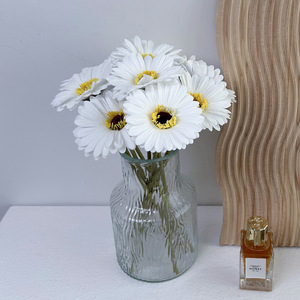 Gerbera artificielle à tige unique de 30 cm, blanche, haute simulation, pour décorations de mariage et de maison - Product Image 4