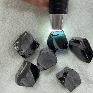 # Pierres brutes synthétiques Nanosital E156 à changement de couleur, non taillées - Product Image 4