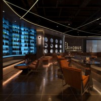 Ensemble de meubles de bar haut de gamme Sundo, style industriel moderne, avec éclairage LED, comptoir de bar commercial sur mesure, canapé, design en bois sur mesure