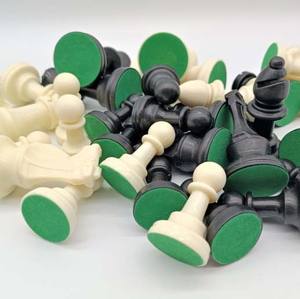 مجموعة لوح شطرنج من جلد البولي يوريثان قابلة للطي مع قطع شطرنج محمولة لألعاب الشطرنج التنافسية والتعليمية للبيع بالجملة - Product Image 5