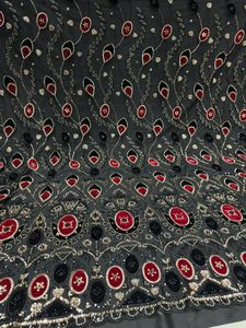 Tissu en filet importé de qualité supérieure, travail artisanal de luxe avec des perles et des broderies, idéal pour les saris de mariée, les lehengas et les robes de mariée - Product Image 5