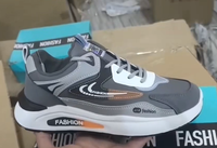 Sepatu Sneaker Pria Musim Semi Gugur Desain Baru Bahan Mesh Bernapas Sepatu Olahraga Fashion Joker Sepatu Kasual Tren Pelajar