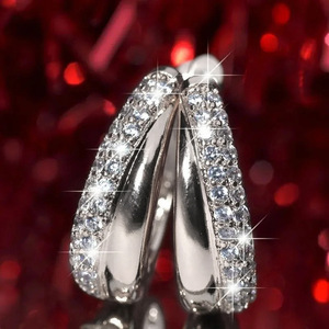 Orecchini a Cerchio Geometrici a Forma di U per Donne, Ear Cuff Scintillante, Gioielli di Moda per Uso Quotidiano - Product Image 2