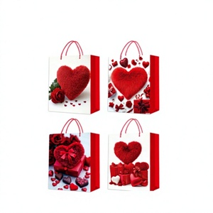 Sac cadeau en papier estampé à chaud moyen 33165, motif cœur rouge, emballage pour la Saint-Valentin, 65G - Product Image 1