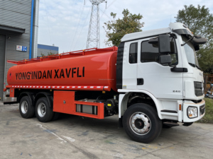 Camión Cisterna de Combustible L3000 6x4 de 10 Ruedas para Trabajo Pesado de 15000L-18000L con Dispensador de Combustible y Medidor - Product Image 2
