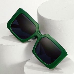 Lunettes de soleil carrées surdimensionnées vertes à monture polygonale avec logo personnalisé, tendance 2022, pour femmes - Product Image 2
