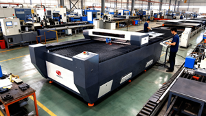 Machine de découpe laser textile la plus vendue 100w Alimentation automatique Précision 0,1 mm Certifiée CE - Product Image 3