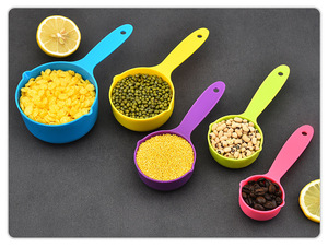 En stock : Lot de 5 cuillères doseuses ajustables en plastique coloré de 250 ml, tasses multifonctionnelles pour la pâtisserie - Product Image 2