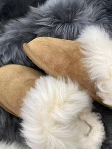 Pantoufles d'intérieur pour femmes en laine douce et en <span class=keywords><strong>cuir</strong></span> fendu avec fourrure de mouton pour femmes de créateur à la mode très vendues - Product Image 2