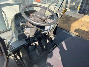 Montacargas Comercial Diésel Usado TCM FD100 de 10 Toneladas con Neumáticos, Mástil de Dos Etapas y Capacidad Todoterreno, Disponible en Shanghái - Product Image 4