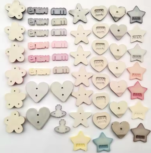 จี้ตกแต่งเคสมือถือแบบผสมผสาน ดีไซน์เนอร์แบรนด์ดัง โลโก้แบรนด์ดัง ประดับด้วยคริสตัล สำหรับงาน DIY - Product Image 6