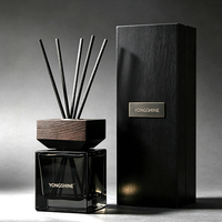 Diffuseur de parfum en verre transparent carré rechargeable de différentes tailles (50 ml, 100 ml, 150 ml)
