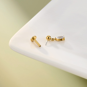 Toposh Piercing Labret in Titanio ASTM F136 con Grappolo di Zirconi CZ, Orecchino a Lobo Piatto con Filettatura Interna per <span class=keywords><strong>Trago</strong></span>, Helix, Conch - Gioielli per Piercing Corporeo - Product Image 4