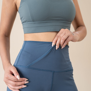 Ensemble de yoga deux pièces vert, legging taille haute et crop top à col rond, sans couture, couleur unie, respirant, pour l'entraînement - Product Image 6